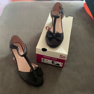 SO memory foam Anastasia black heels